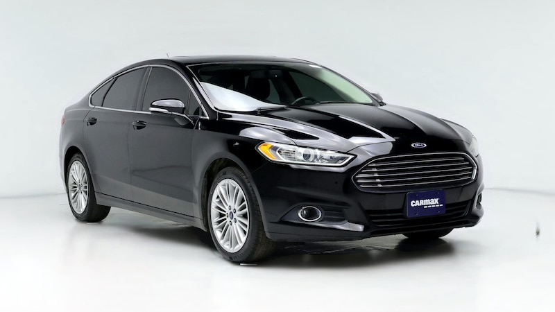 2016 Ford Fusion SE Hero Image