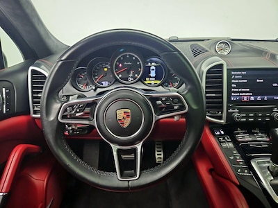 Steering Wheel & Instrument Cluster (On)