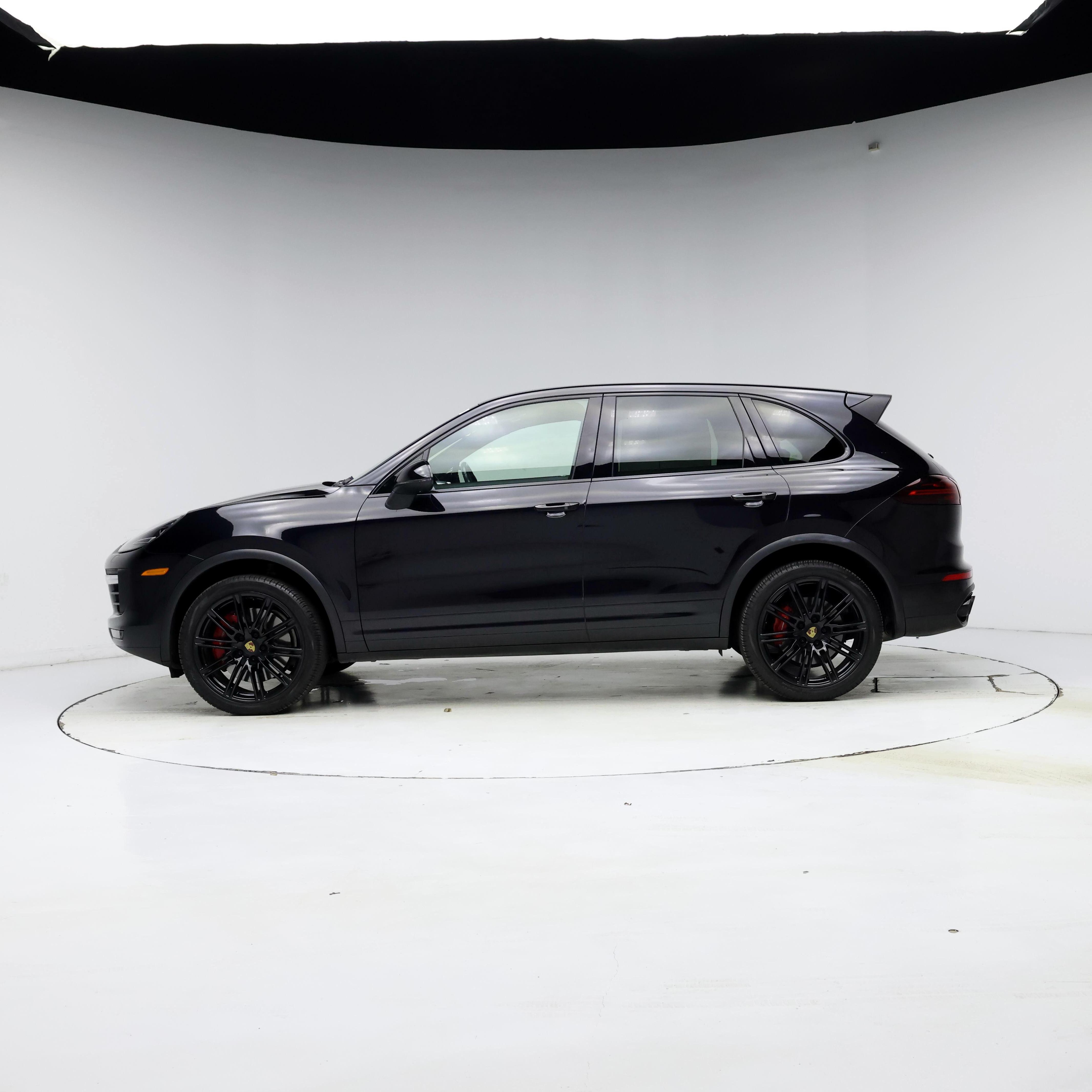 Thumbnail: 2017 Porsche Cayenne - 3