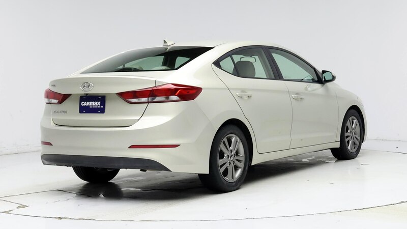 2017 Hyundai Elantra SE 8