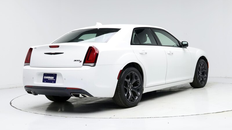 2021 Chrysler 300 S 8