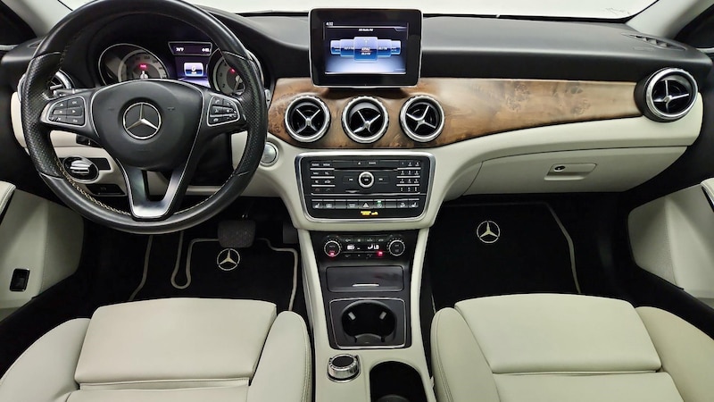 2016 Mercedes-Benz GLA 250 9