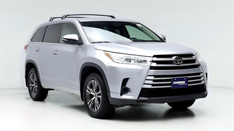 2017 Toyota Highlander LE Hero Image