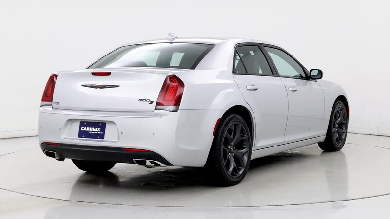 2023 Chrysler 300 S 8