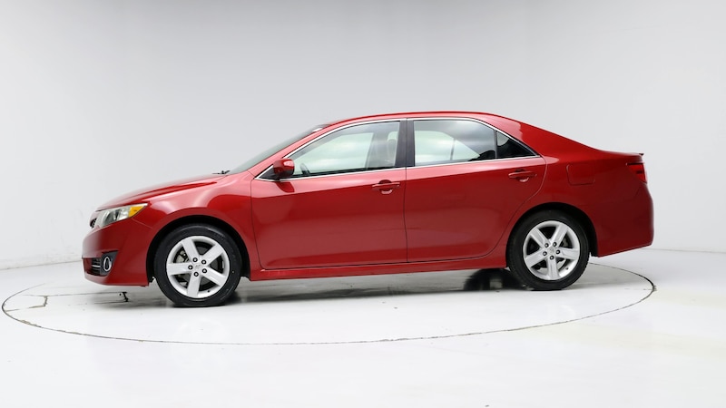 2014 Toyota Camry SE 3