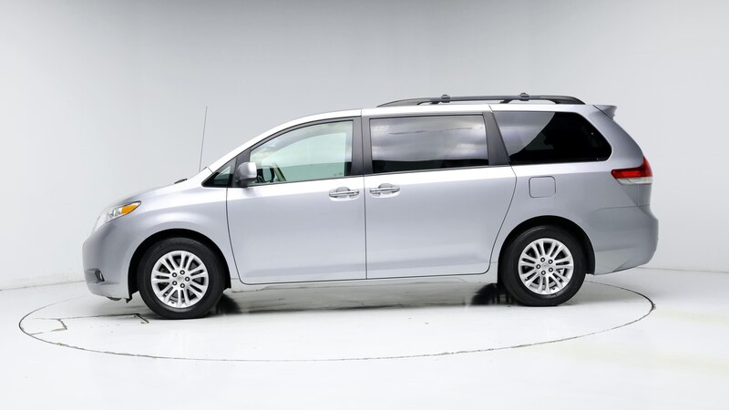 2013 Toyota Sienna XLE 3