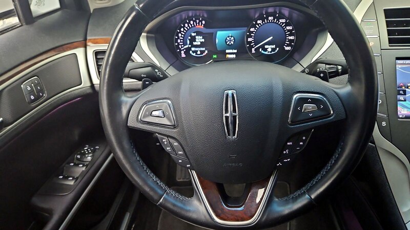 2016 Lincoln MKZ  10