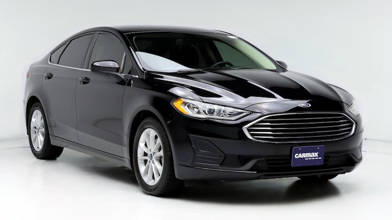 2020 Ford Fusion SE Hero Image