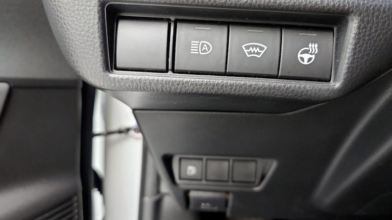 2023 Toyota Prius XLE 13