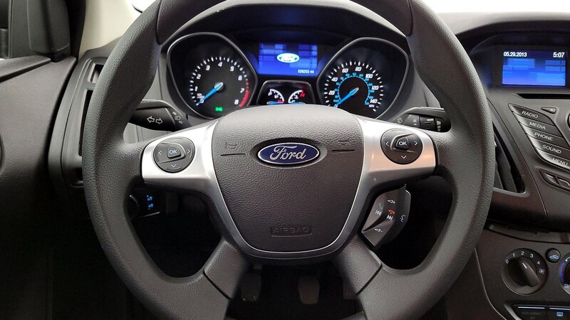 2013 Ford Focus S 10