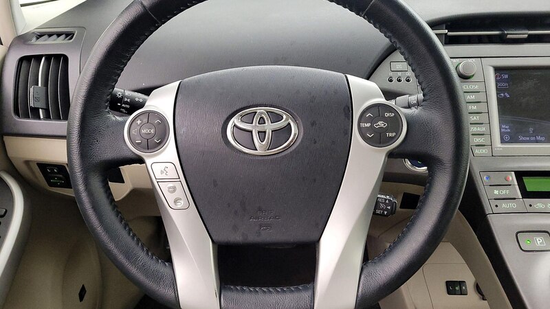 2013 Toyota Prius Four 10