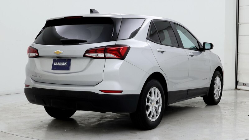 2022 Chevrolet Equinox LS 8