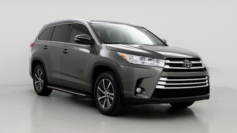 2017 Toyota Highlander XLE Hero Image