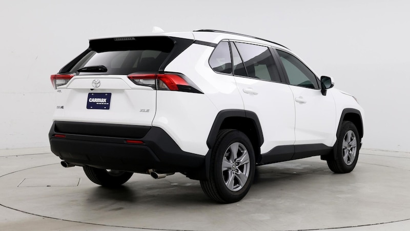 2024 Toyota RAV4 XLE 8