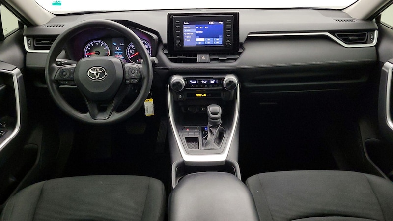 2019 Toyota RAV4 LE 9