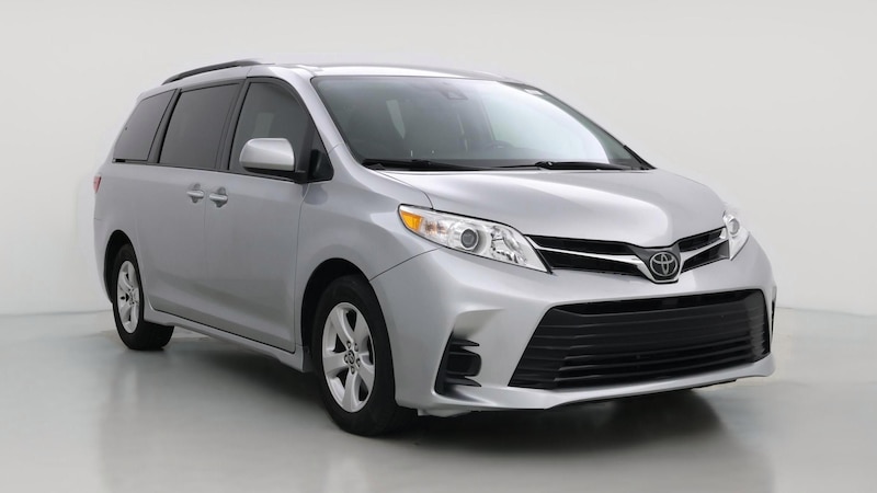2020 Toyota Sienna LE Hero Image