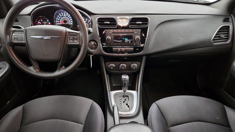 2014 Chrysler 200 LX 9