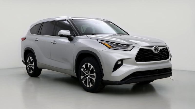 2021 Toyota Highlander XLE Hero Image