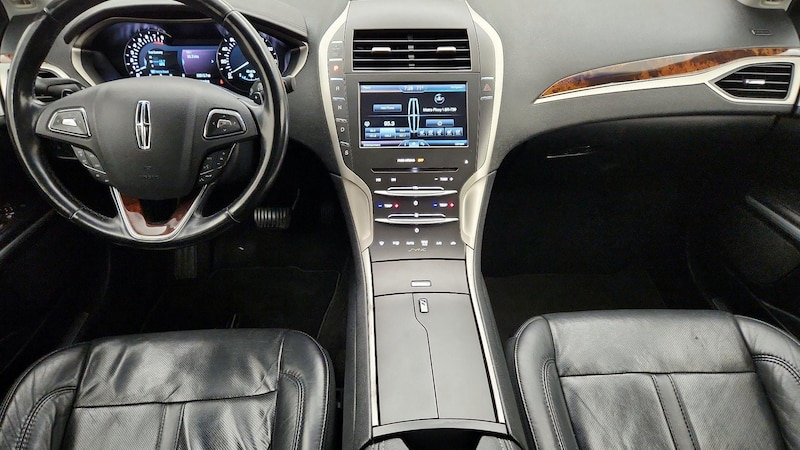 2016 Lincoln MKZ  9