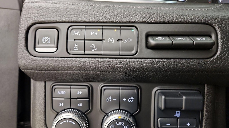 2021 GMC Yukon XL Denali 13