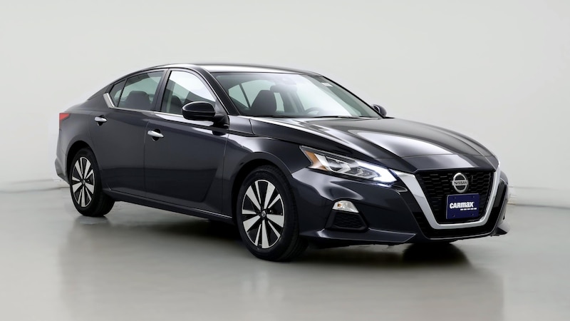 2022 Nissan Altima SV Hero Image