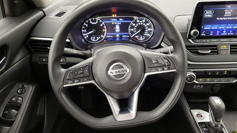 2022 Nissan Altima SV 10