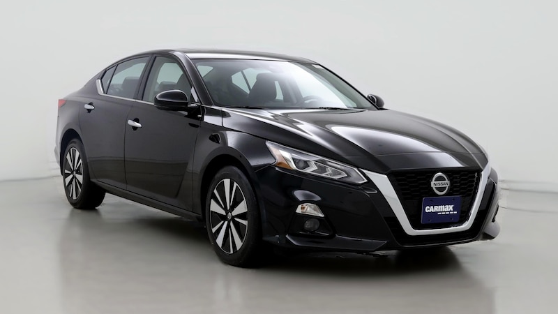 2022 Nissan Altima SL Hero Image