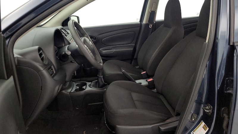 2016 Nissan Versa S 11