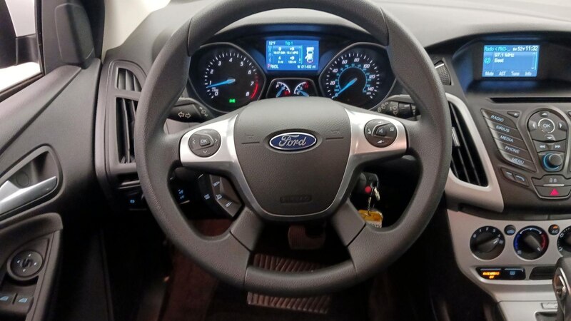 2014 Ford Focus SE 10