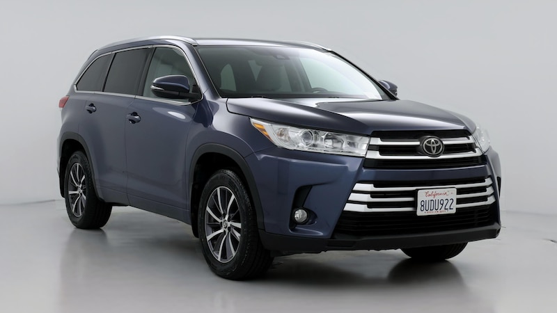 2017 Toyota Highlander XLE Hero Image