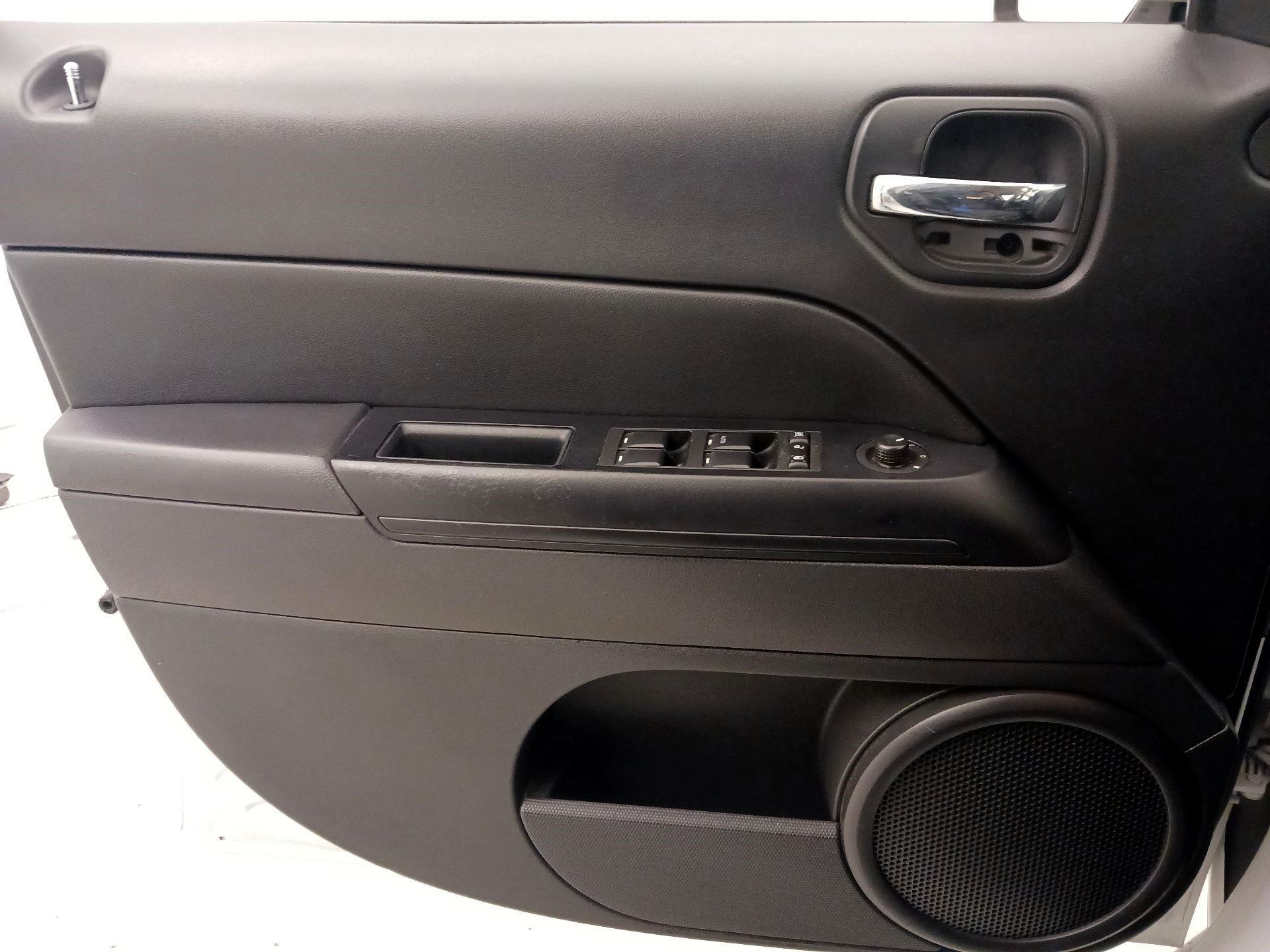 Thumbnail: 2016 Jeep Patriot - 12