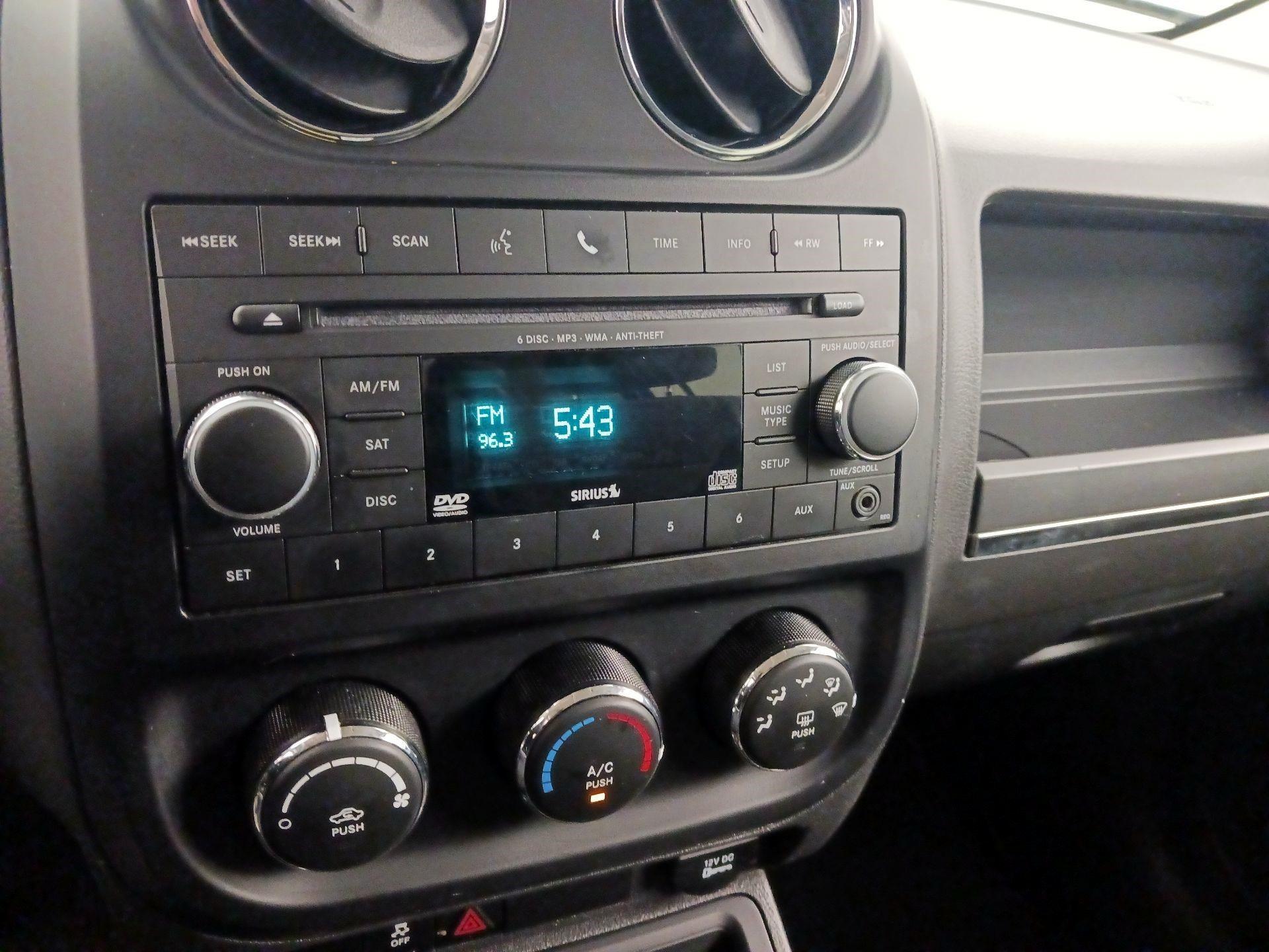 Thumbnail: 2016 Jeep Patriot - 13