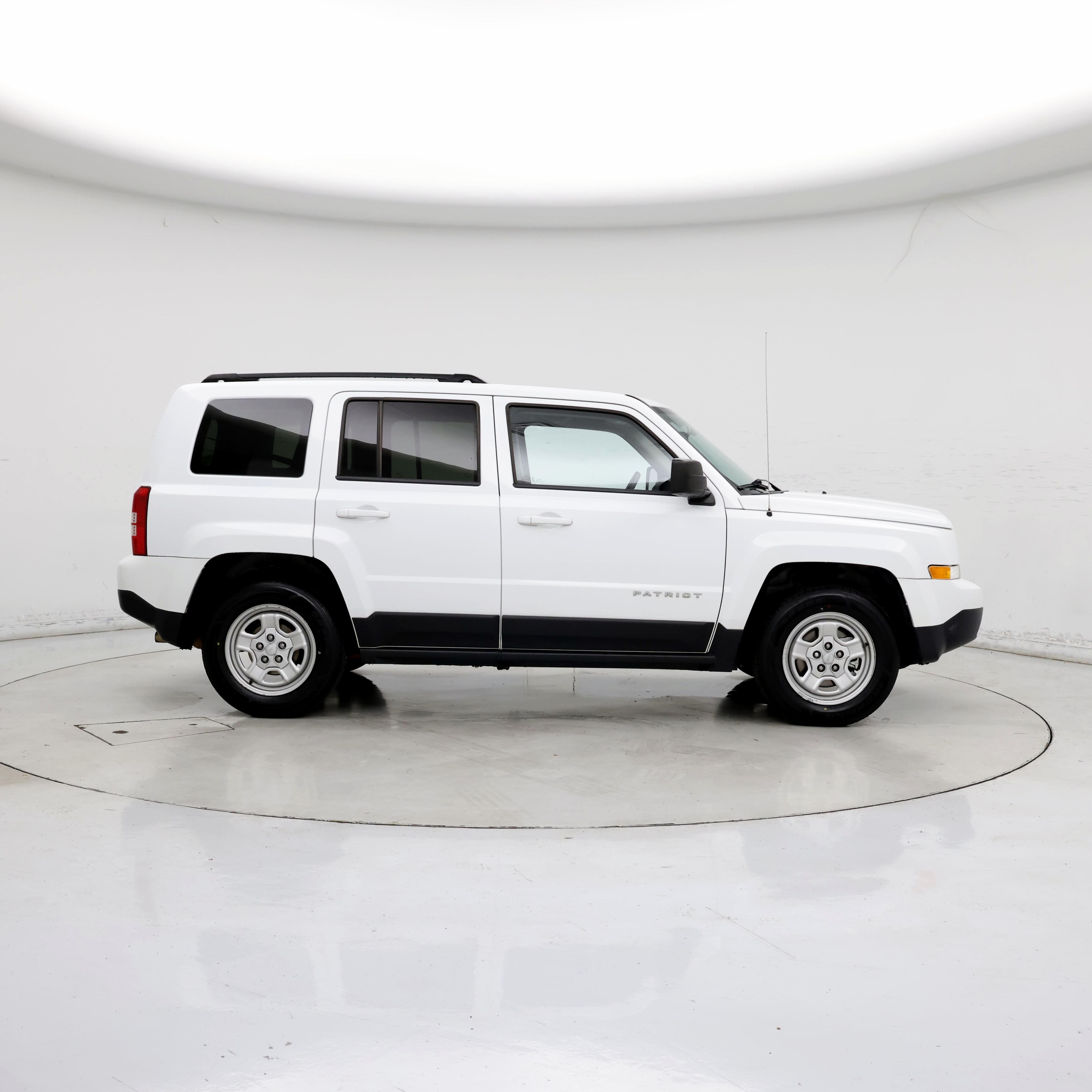 Thumbnail: 2016 Jeep Patriot - 7