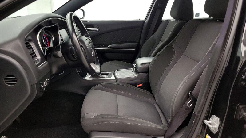 2016 Dodge Charger SXT 11