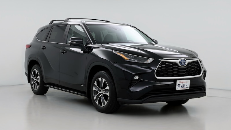 2023 Toyota Highlander XLE Hero Image