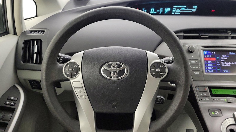 2014 Toyota Prius Two 10