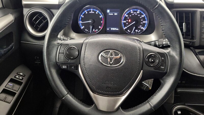 2016 Toyota RAV4 XLE 10