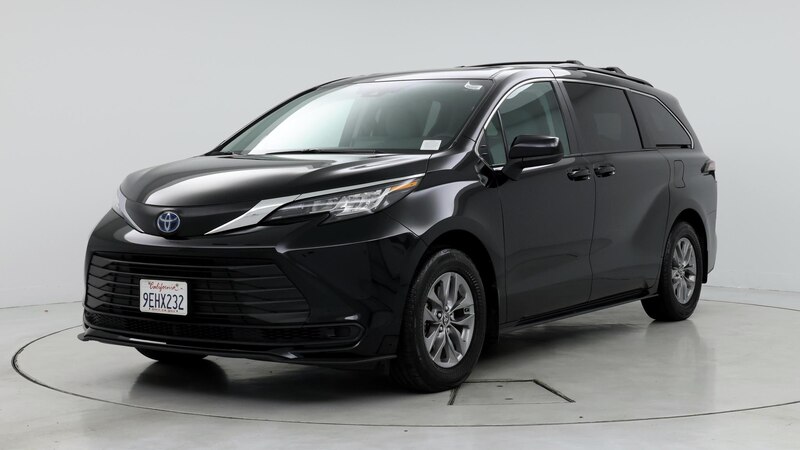 2023 Toyota Sienna LE 4