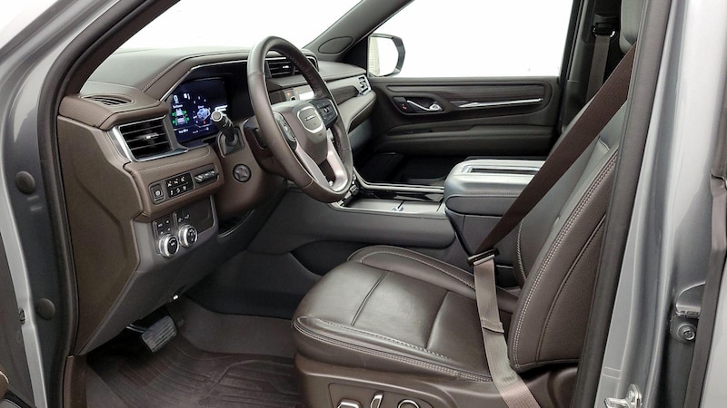 2023 GMC Yukon Denali 11