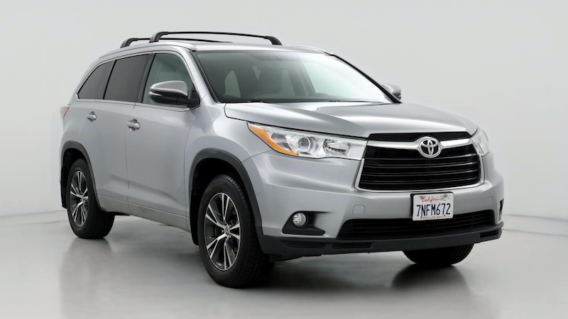 2016 Toyota Highlander XLE Hero Image