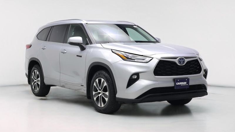 2021 Toyota Highlander XLE Hero Image