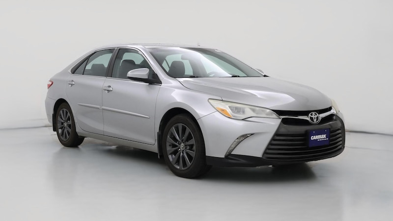 2016 Toyota Camry XLE Hero Image