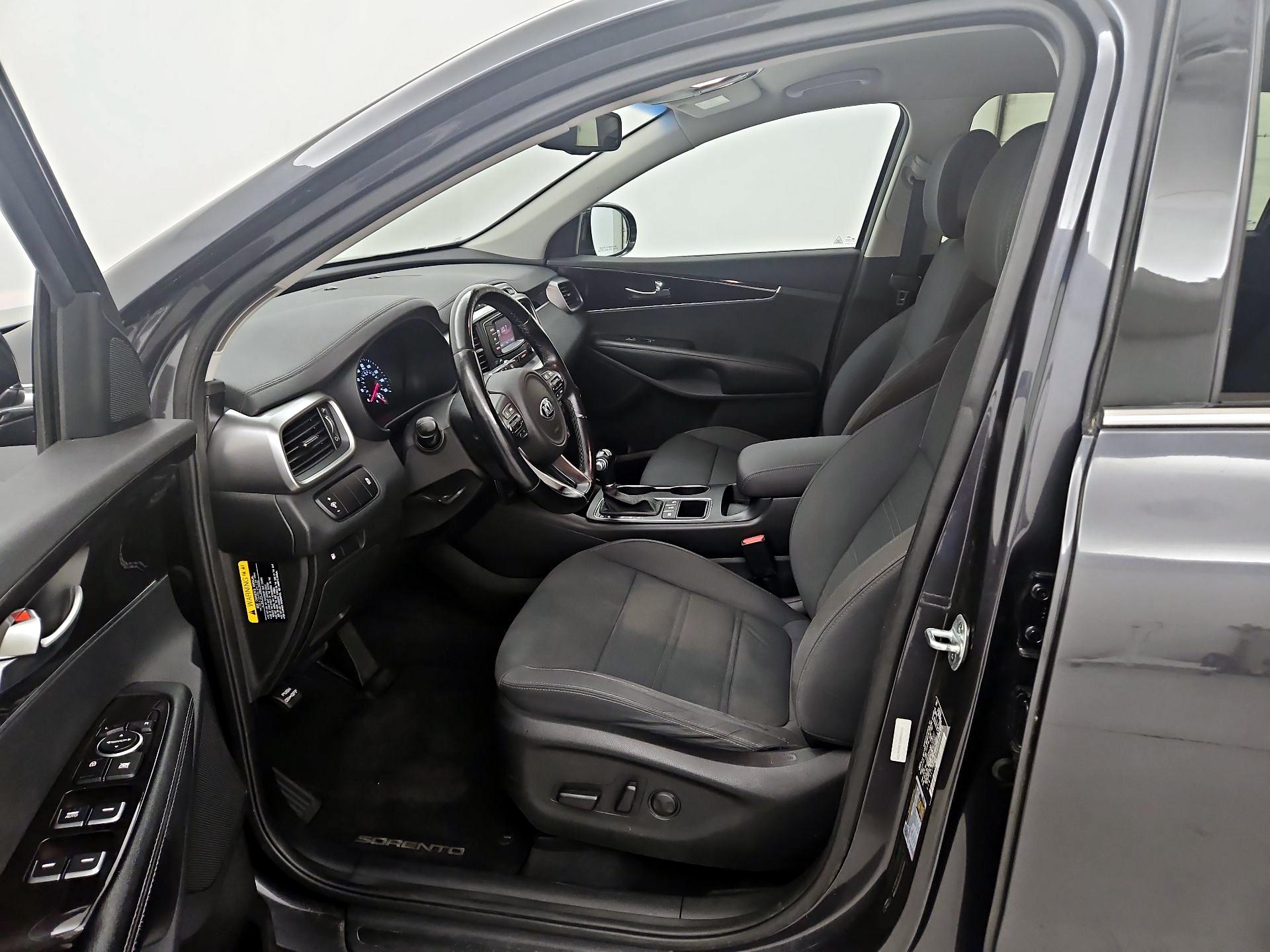 Thumbnail: 2016 Kia Sorento - 11