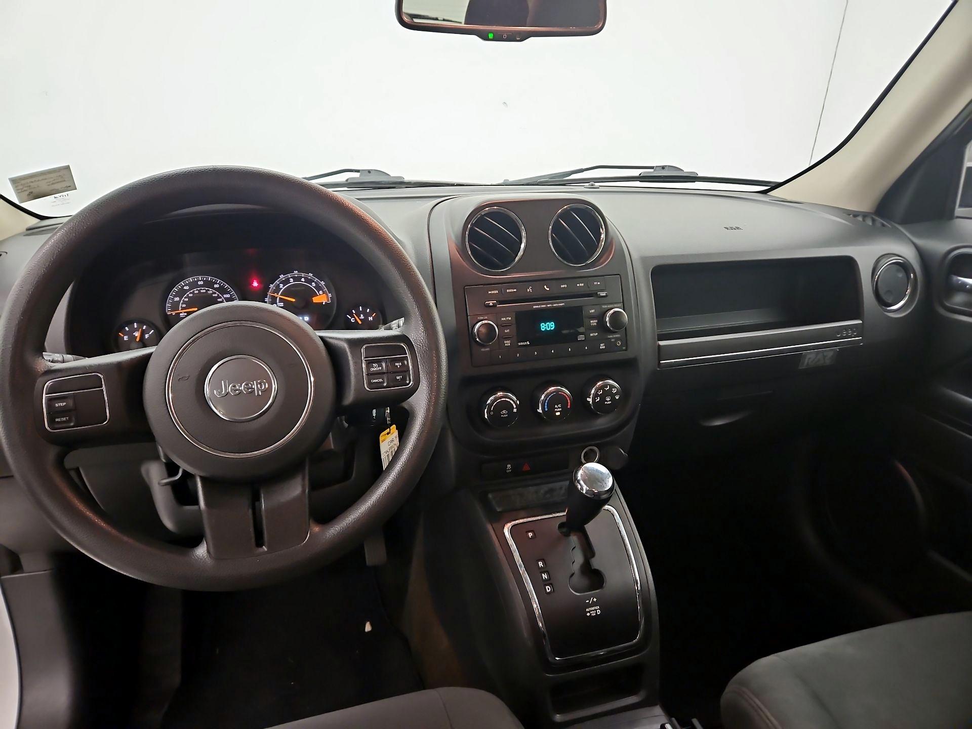 Thumbnail: 2017 Jeep Patriot - 9