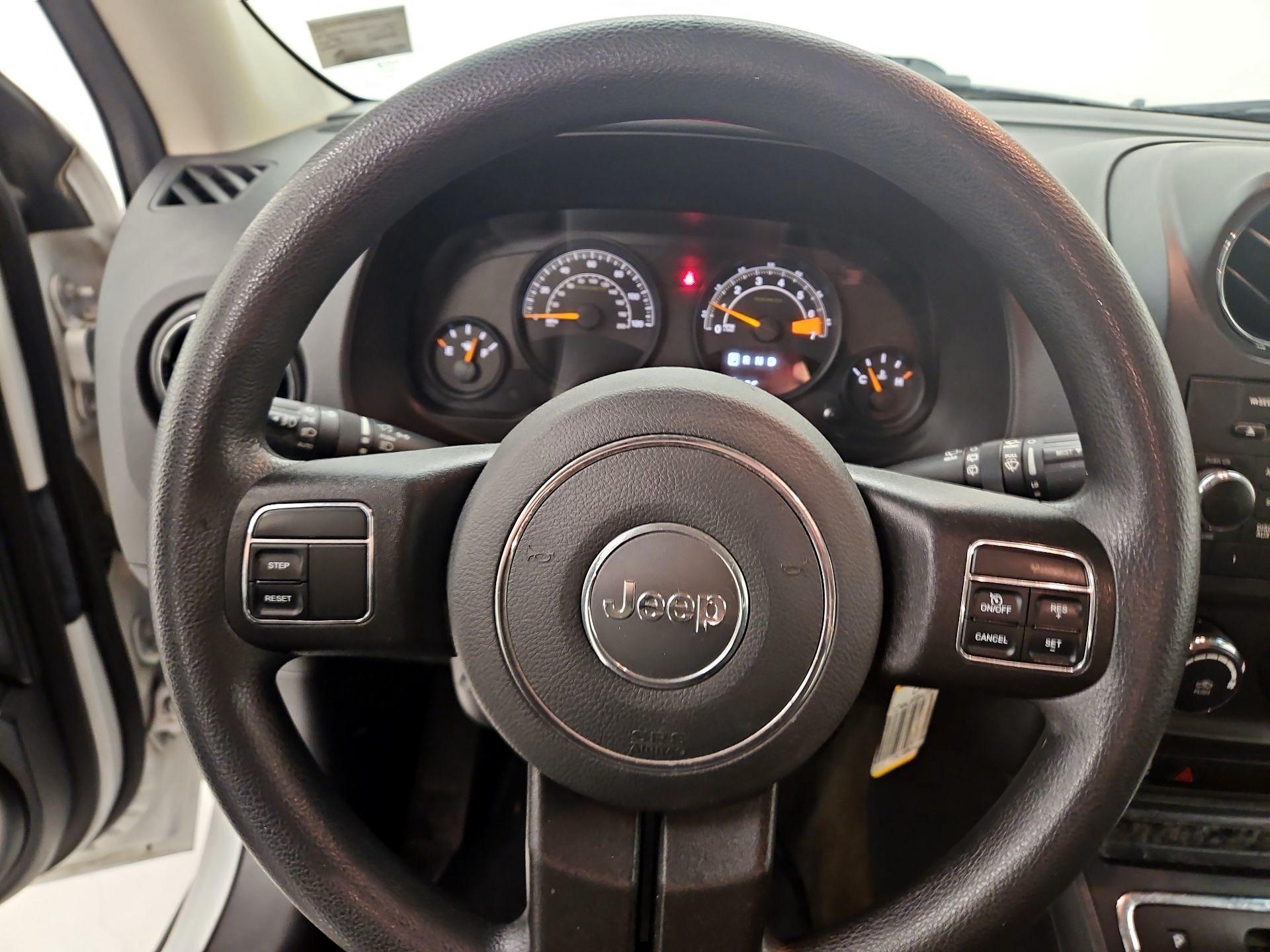 Thumbnail: 2017 Jeep Patriot - 10