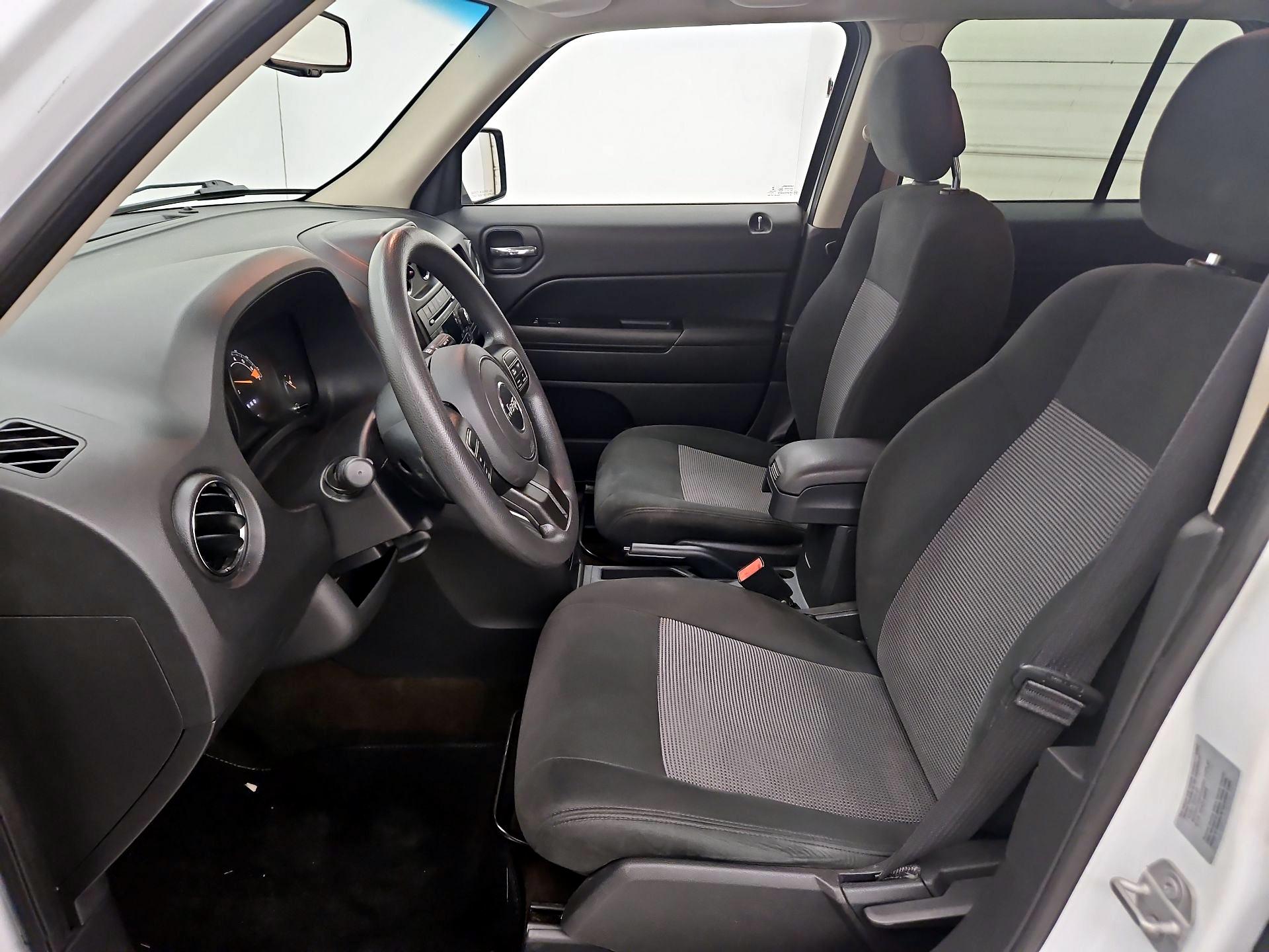 Thumbnail: 2017 Jeep Patriot - 11