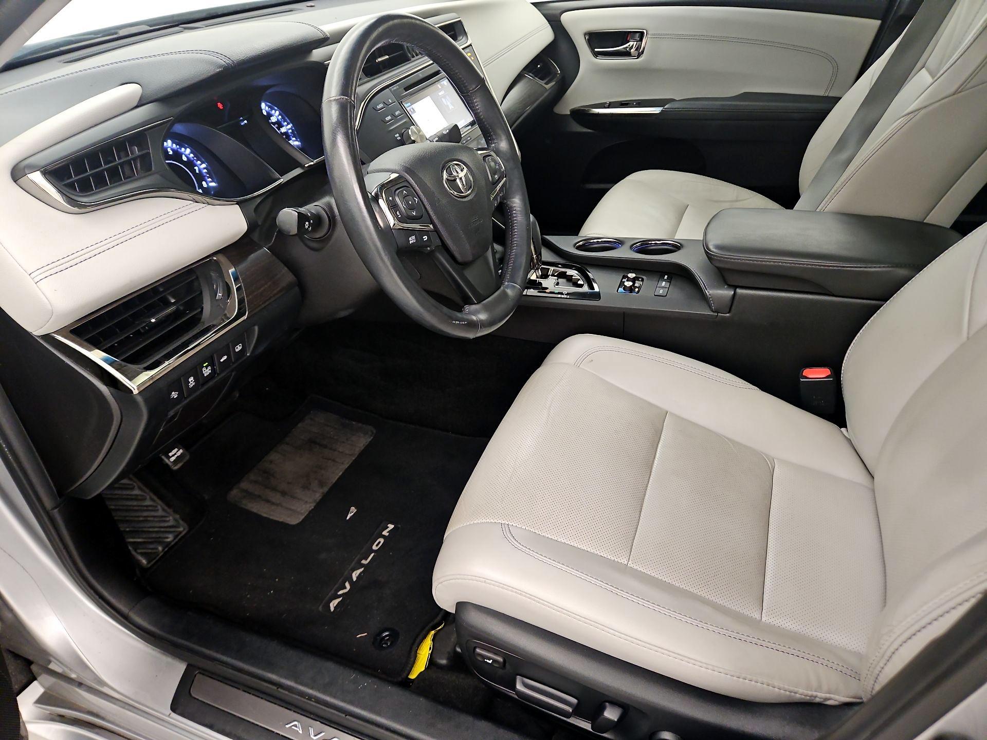 Thumbnail: 2016 Toyota Avalon - 11