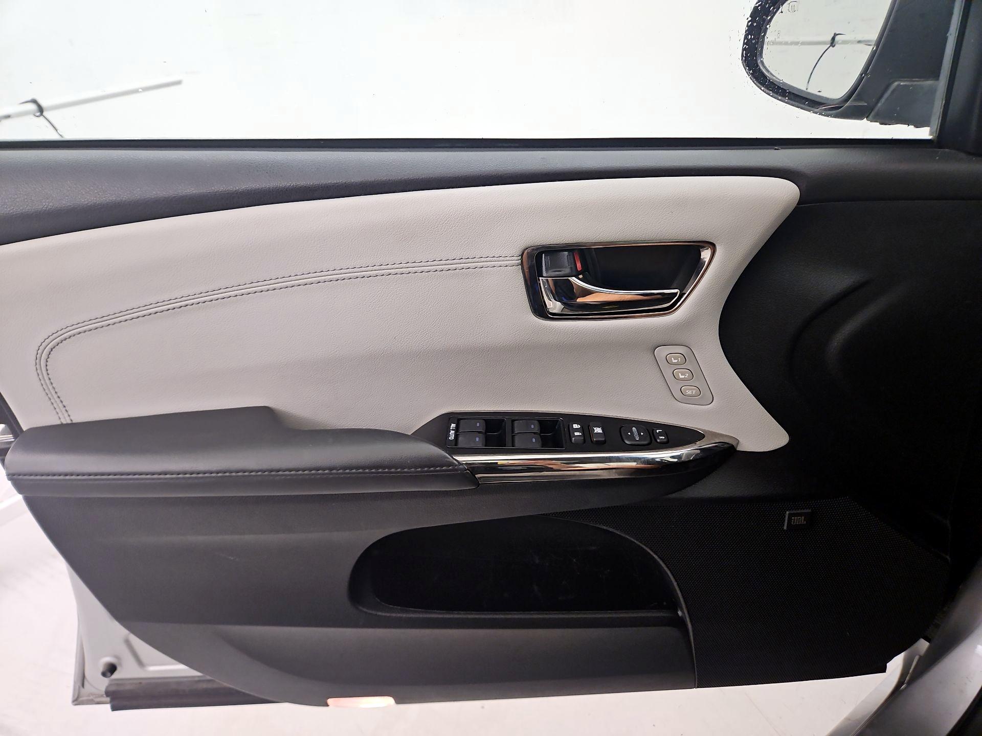 Thumbnail: 2016 Toyota Avalon - 12
