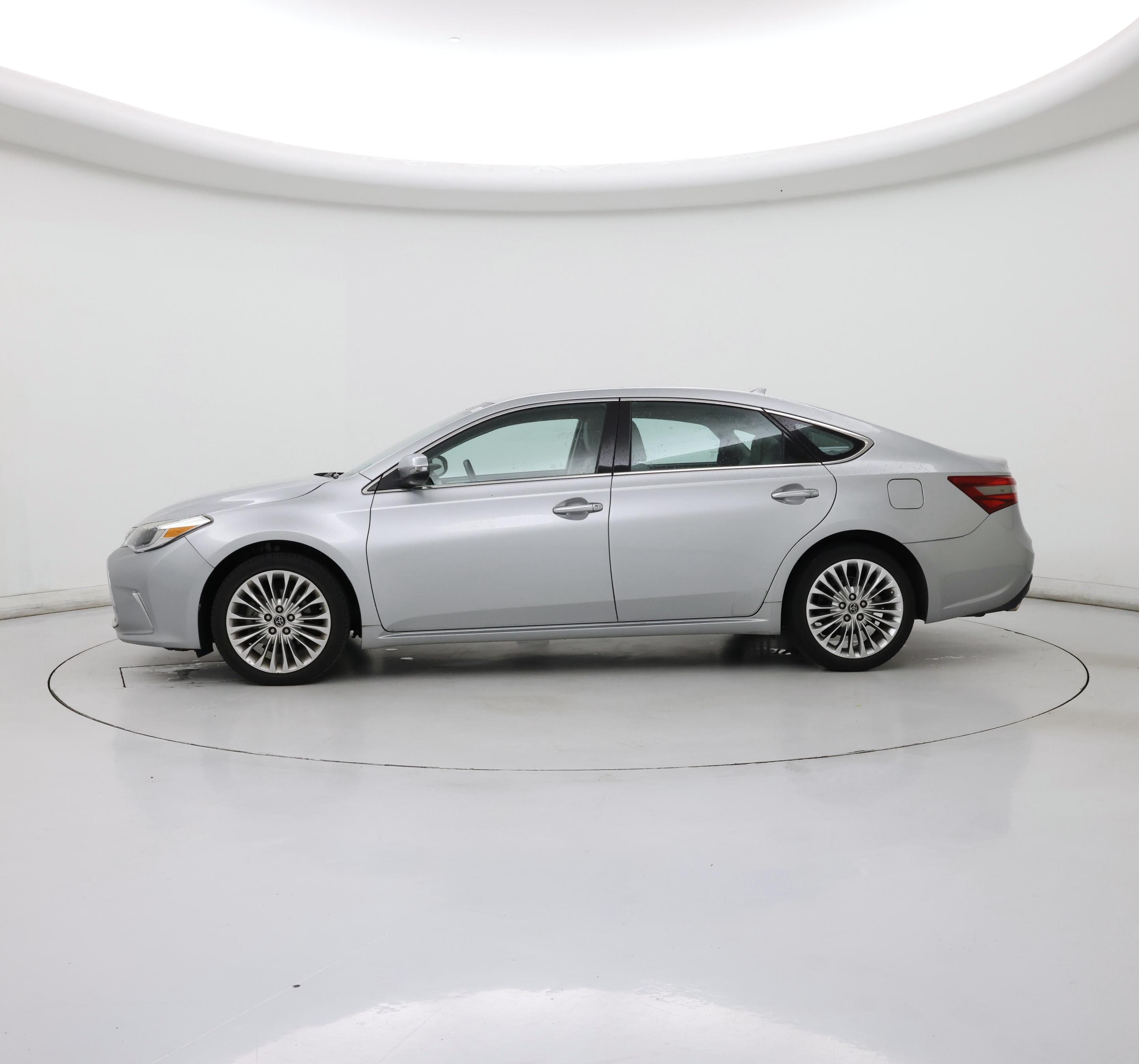 Thumbnail: 2016 Toyota Avalon - 3