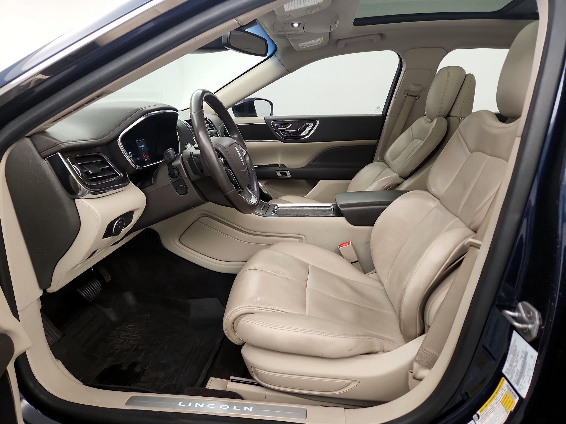 Thumbnail: 2017 Lincoln Continental - 9